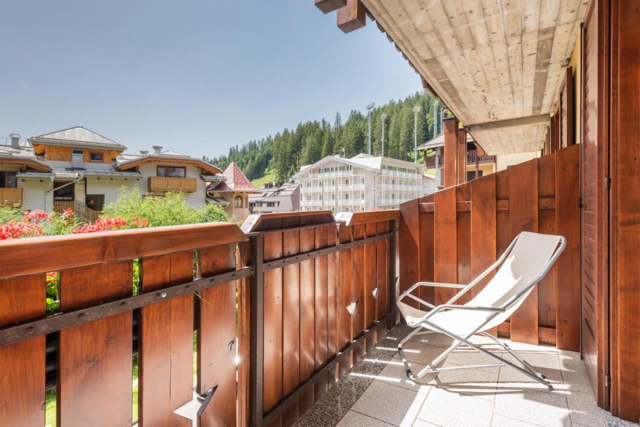 Hotel Alpina مادونا دي كامبيليو المظهر الخارجي الصورة