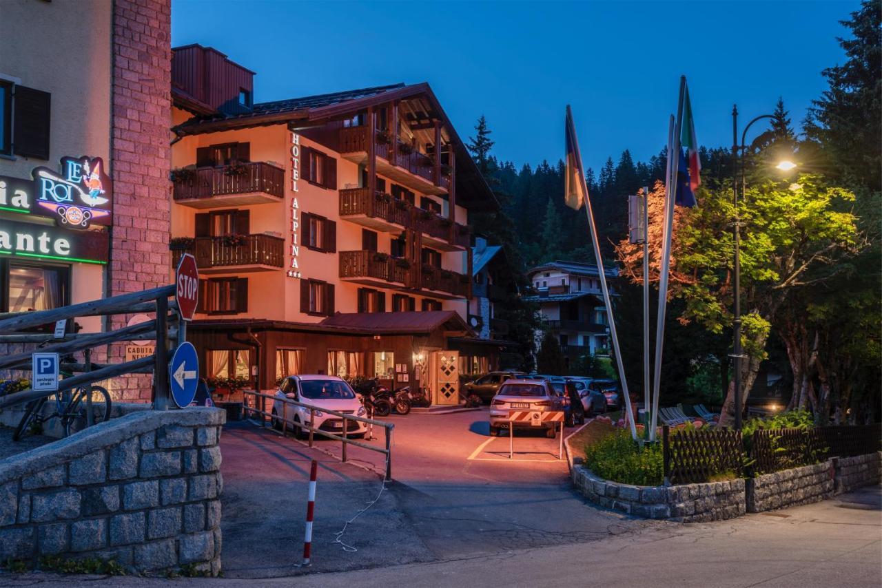 Hotel Alpina مادونا دي كامبيليو المظهر الخارجي الصورة
